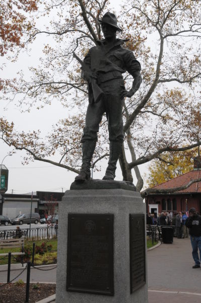 Hiker-Statue-Staten-Island-Tompkinsville-Park-Memorial-War