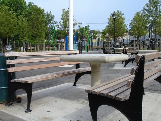 bloomingdale-park-staten-island-new-york-playground-chess-checkers