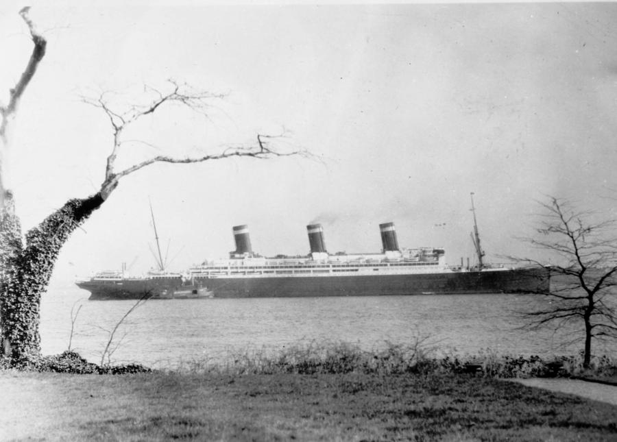 alice-austen-house-museum-ship-in-the-narrows-clear-comfort-staten-island-new-york-city