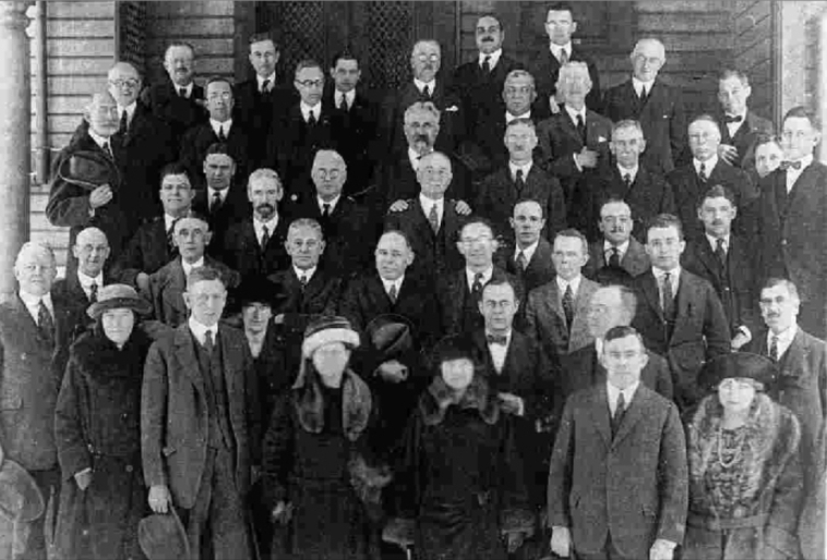 Members of the Staten Island Real Estate Board, now the Staten Board of Realtors, gather Dec. 14, 1922 in front of the Staten Island Club.